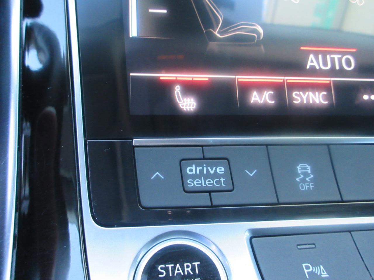 Used 2023 Audi Q8 Premium w/ Convenience Package image 14