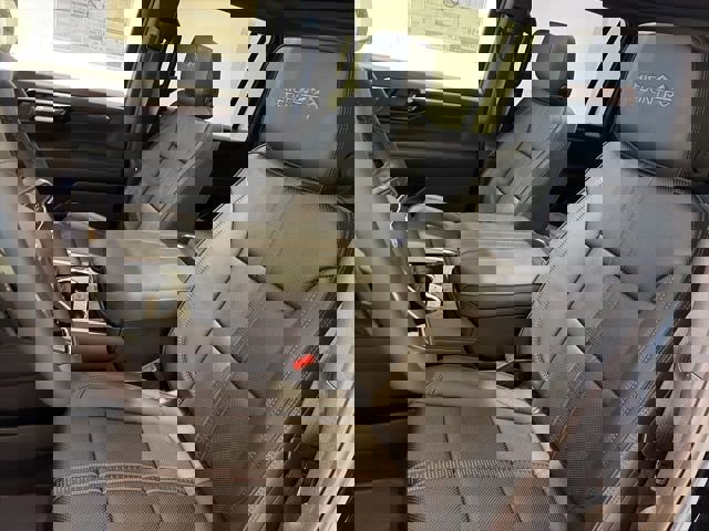 New 2026 Chevrolet Suburban High Country w/ Sun And Tow Package image 12