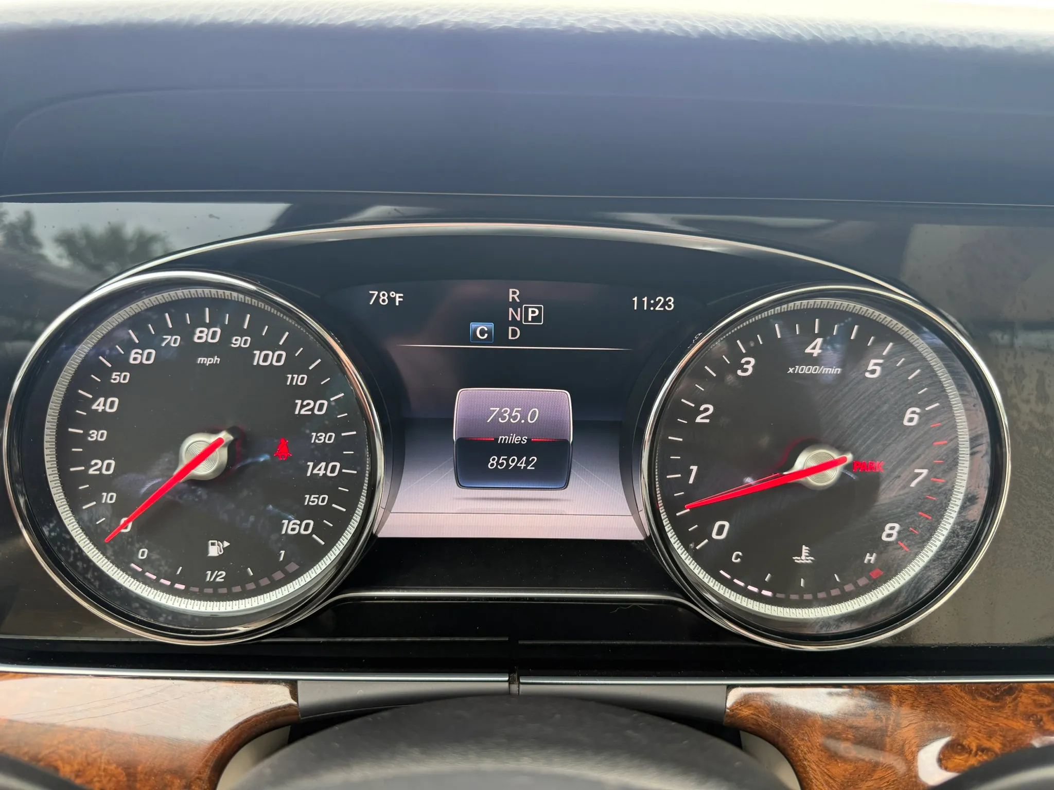 Used 2017 Mercedes-Benz E 400 4MATIC Wagon image 30