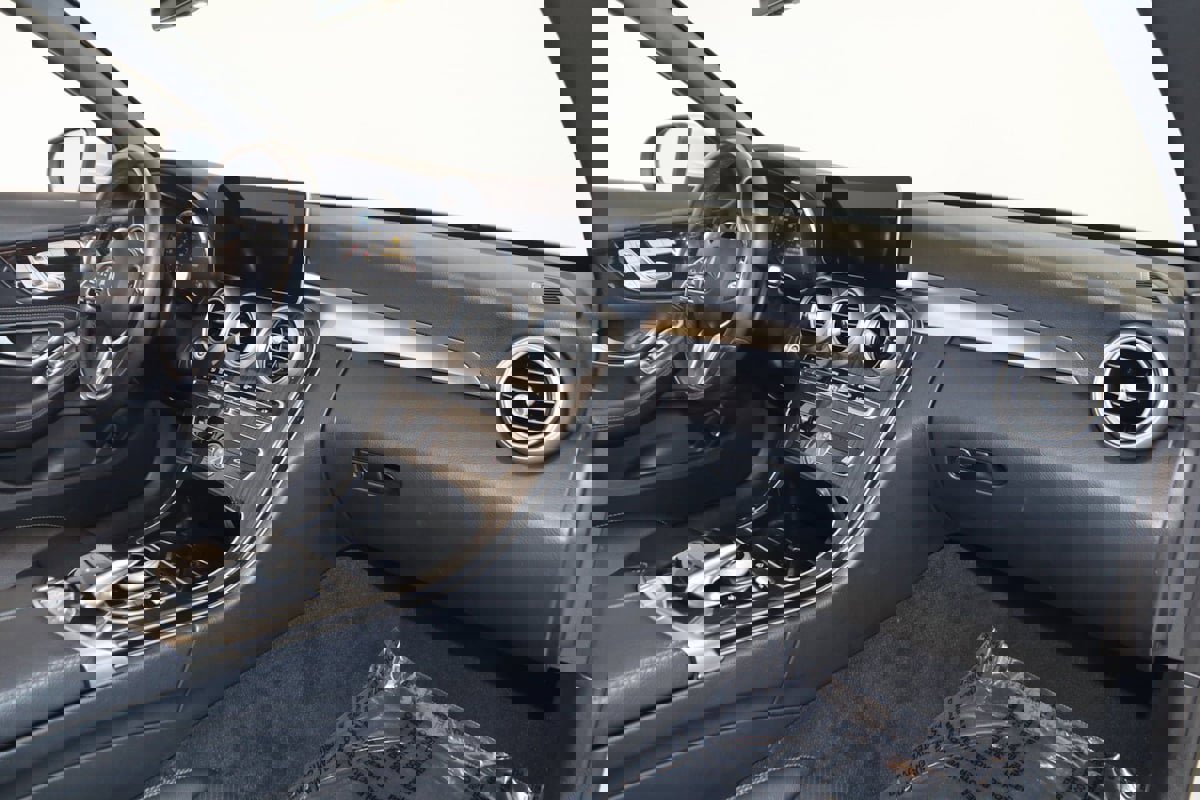 Used 2021 Mercedes-Benz C 300 4MATIC Cabriolet image 63