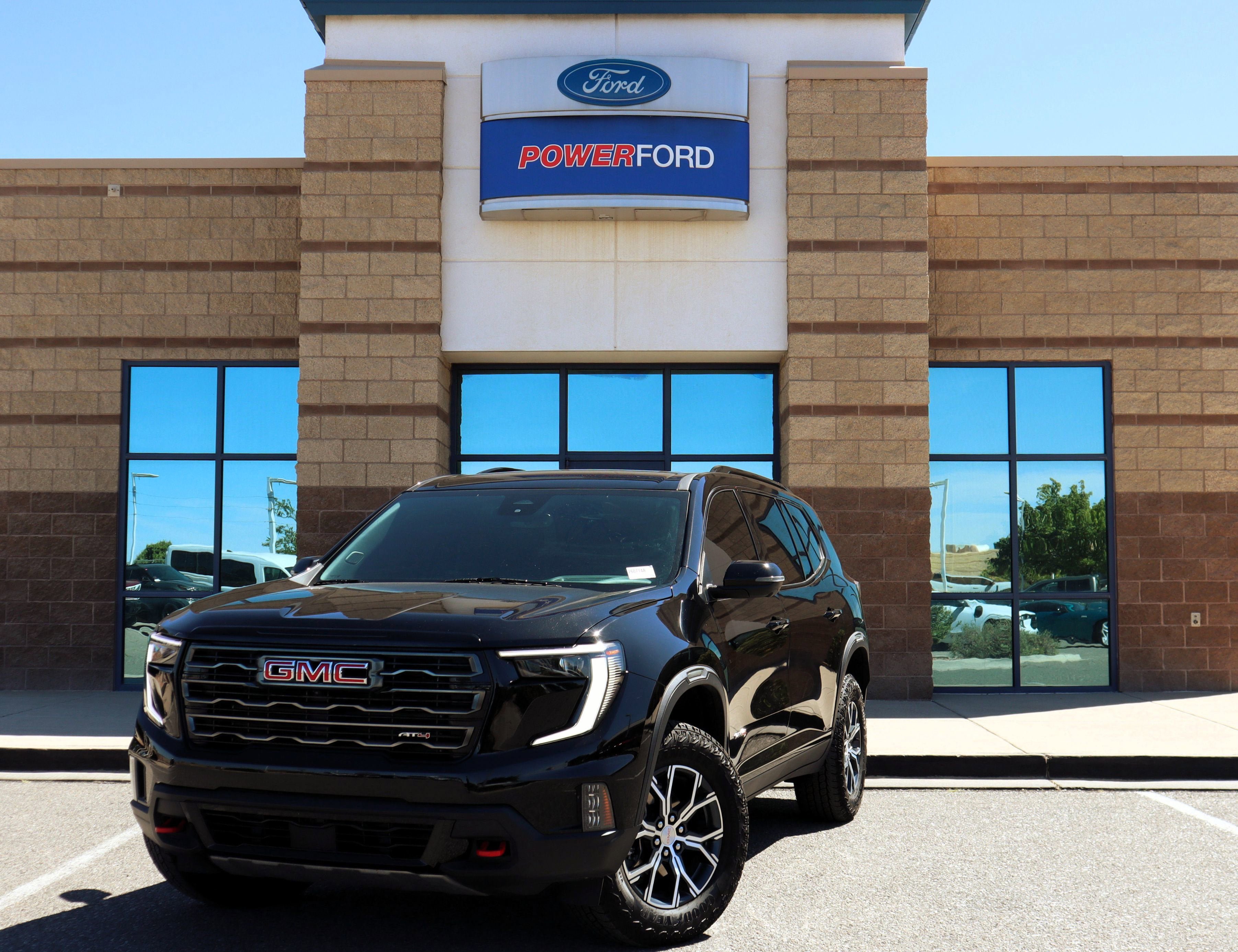 Used 2024 GMC Acadia AT4 w/ Luxury Package AWD/4WD image 2