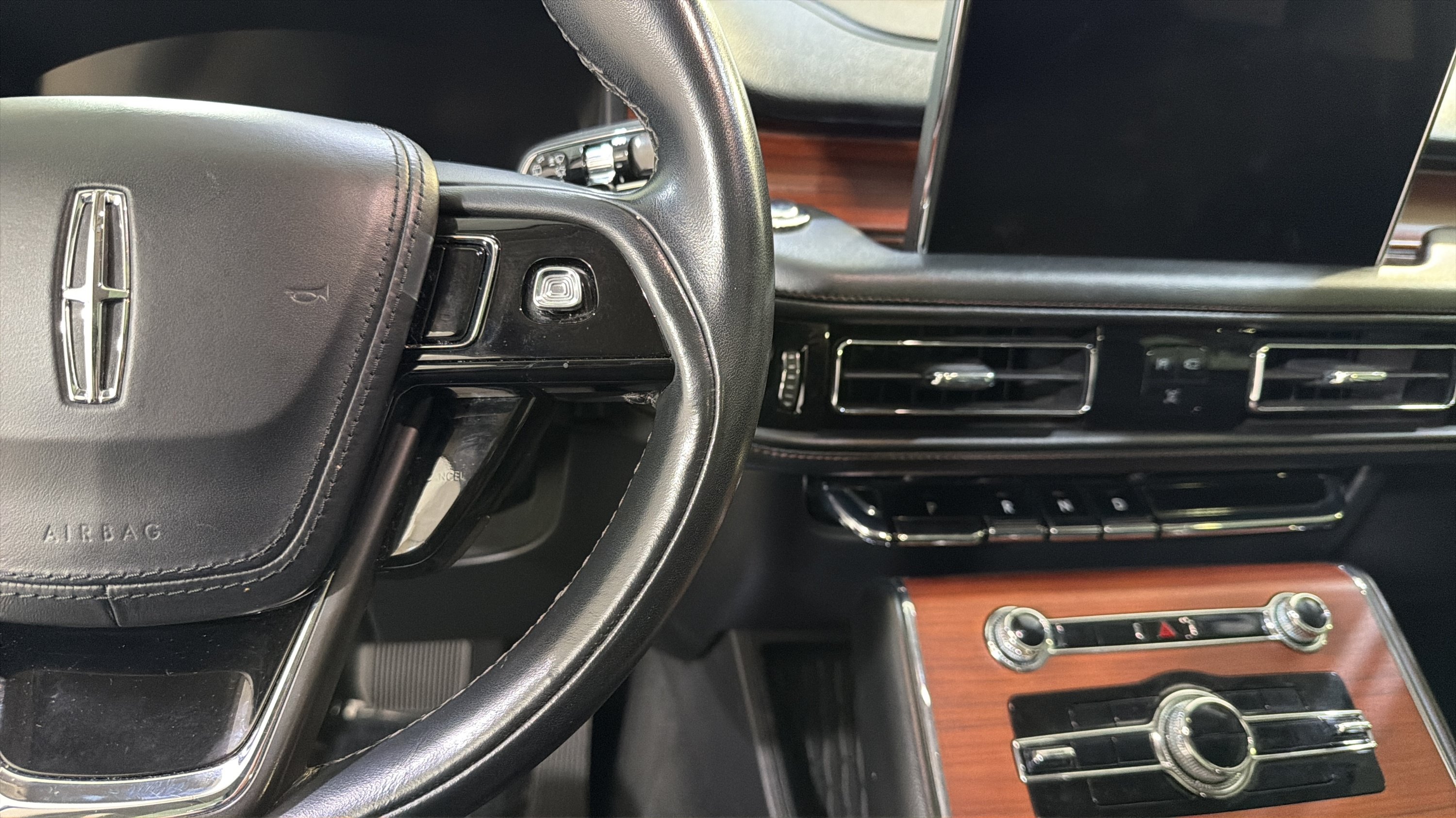 Used 2023 Lincoln Aviator Reserve RWD image 13
