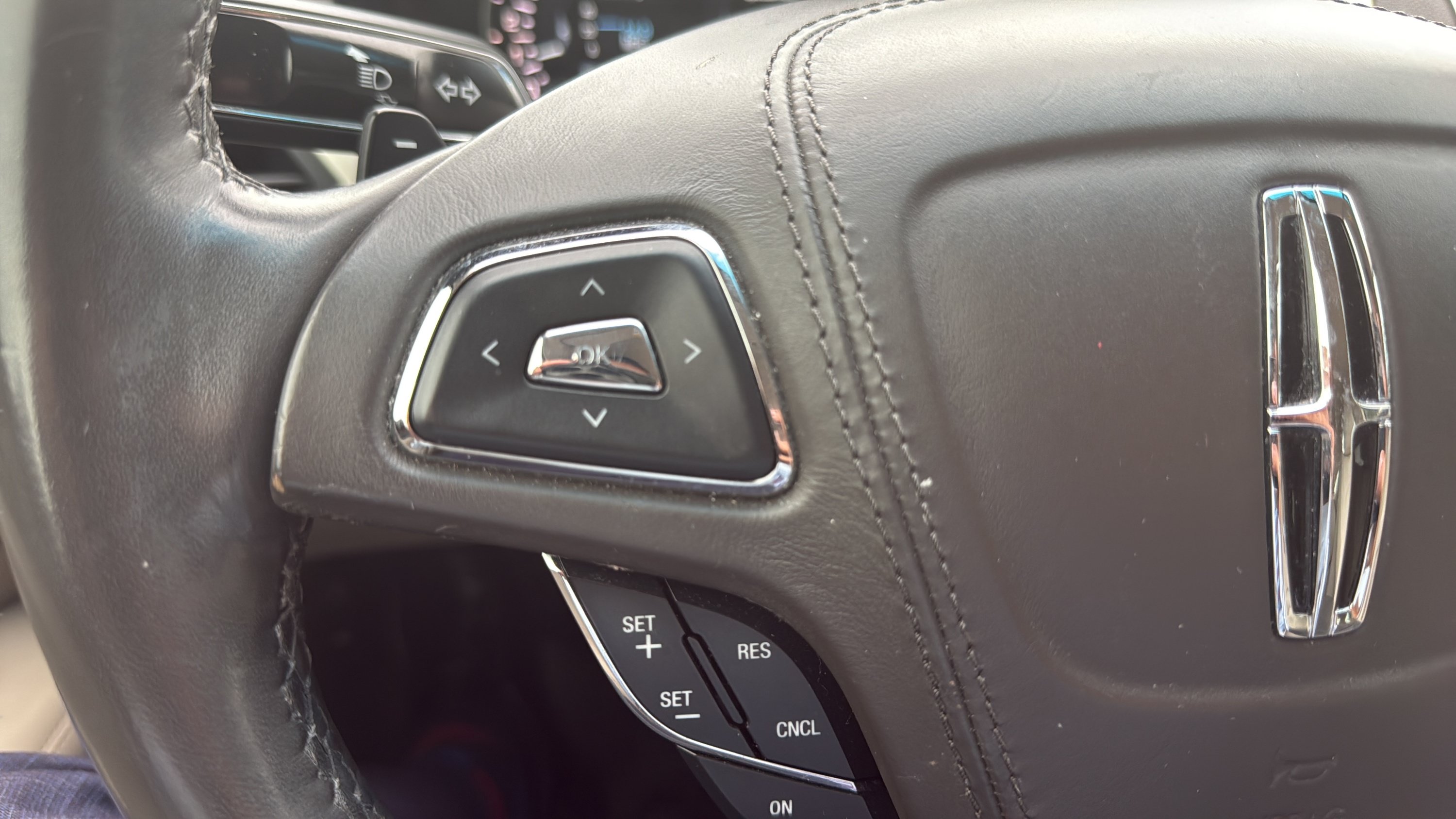 Used 2017 Lincoln MKZ Reserve FWD image 13