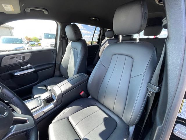 Used 2023 Mercedes-Benz GLB 250 4MATIC w/ Premium Package image 17