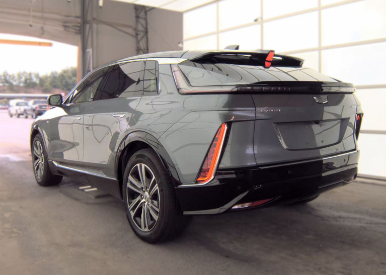 Used 2023 Cadillac Lyriq 2WD image 3