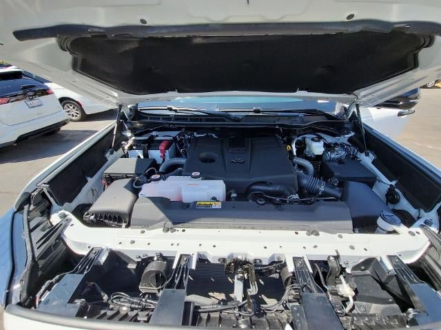 Used 2026 Toyota Tundra Limited AWD/4WD image 31