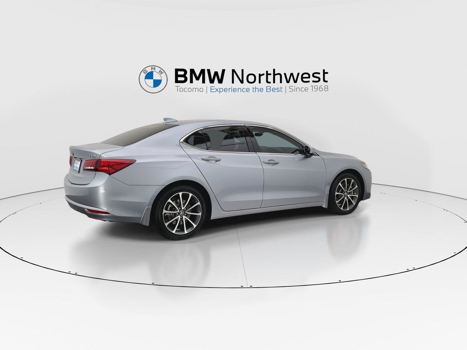 Used 2015 Acura TLX w/ Technology Package FWD image 4