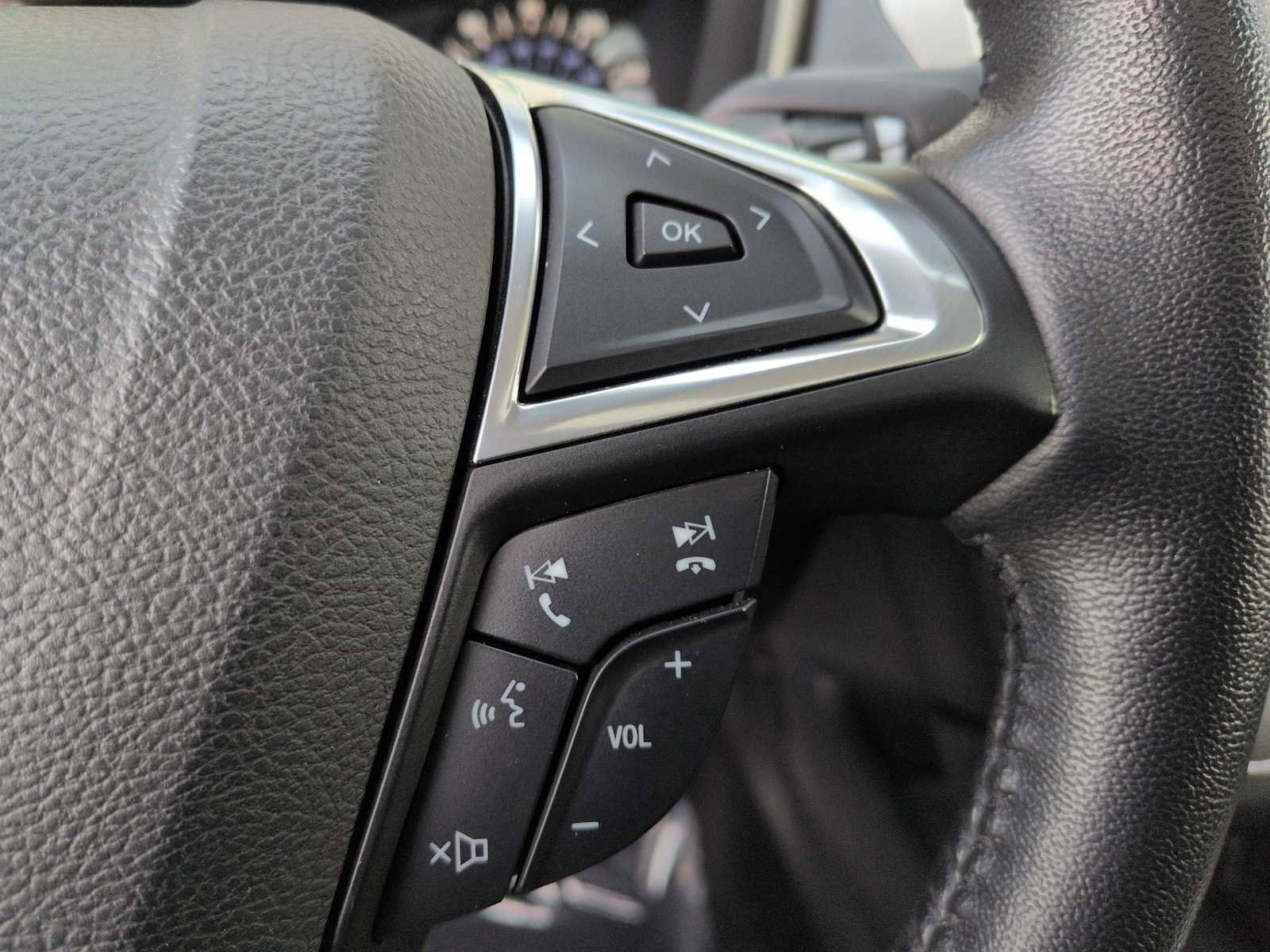 Used 2017 Ford Fusion SE image 25