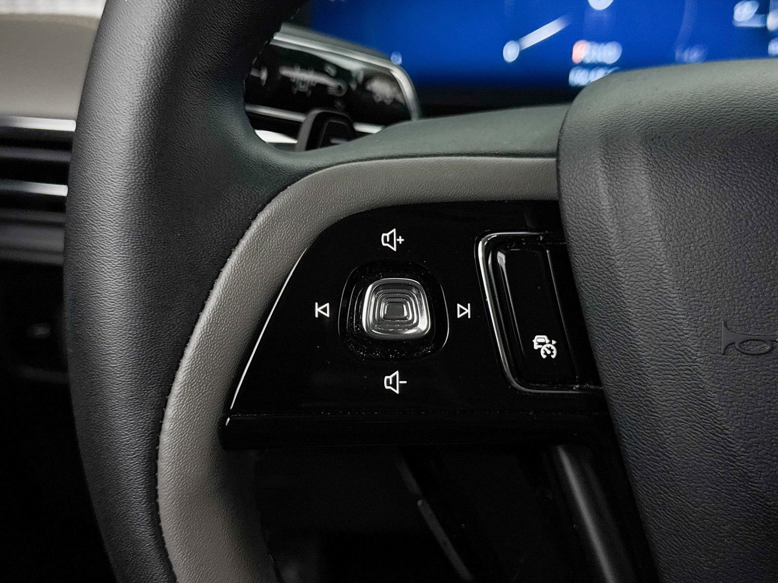 Used 2024 Lincoln Corsair FWD image 20