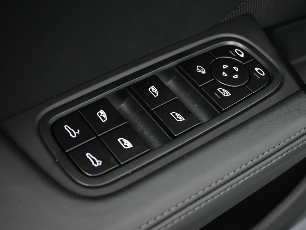 New 2026 Porsche Cayenne Coupe image 19