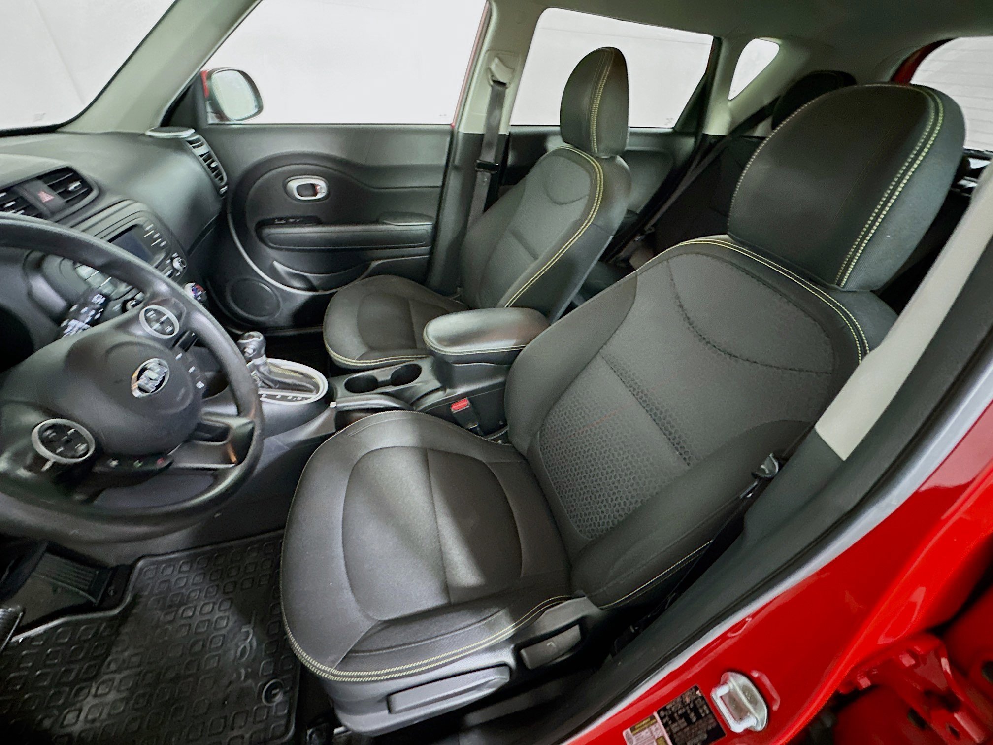 Used 2015 Kia Soul + FWD image 13