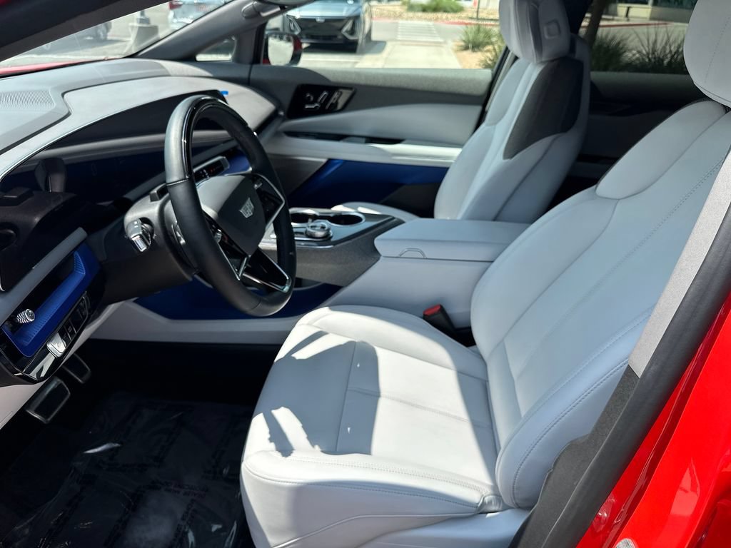 Used 2025 Cadillac Optiq Sport 1 AWD/4WD image 18