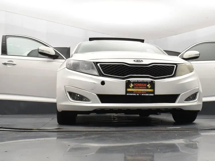 Used 2011 Kia Optima EX w/ Premium Pkg image 11