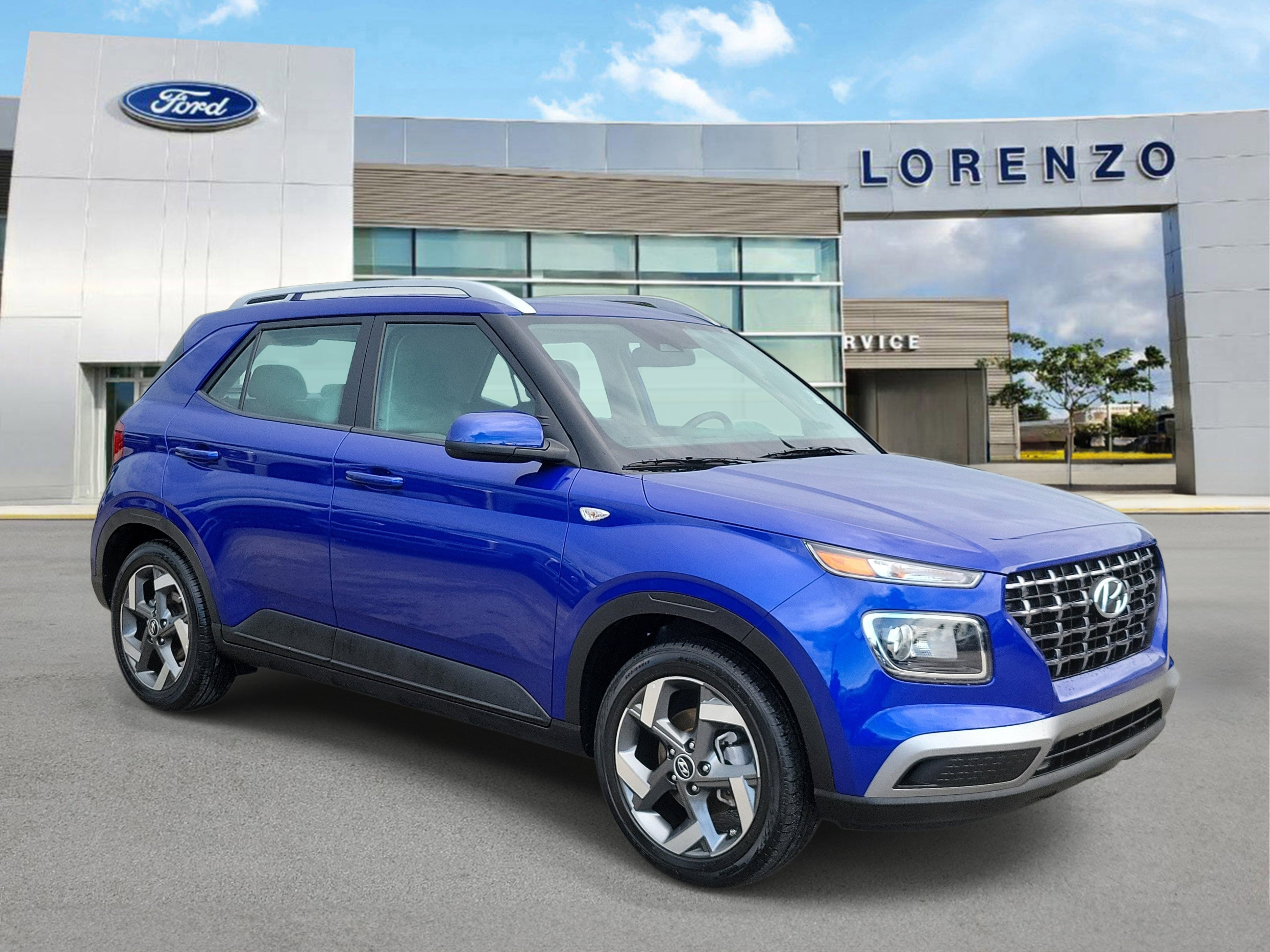 Used 2025 Hyundai Venue FWD image 3