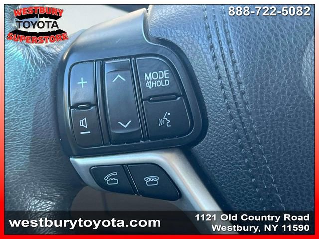 Used 2017 Toyota Sienna XLE w/ XLE Navigation Package image 22