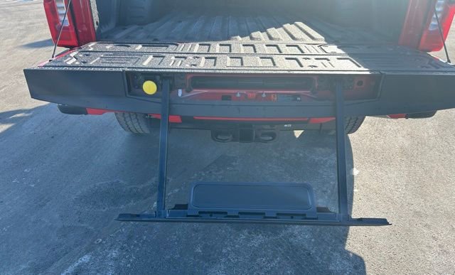 New 2026 Ford F250 Lariat w/ Black Appearance Package image 8