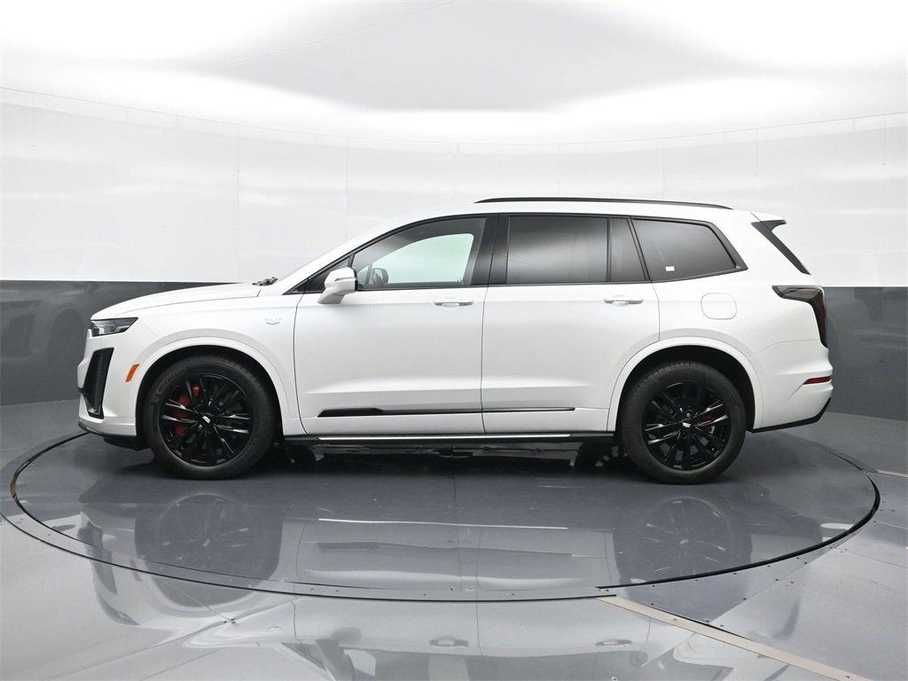 Certified 2023 Cadillac XT6 Sport w/ LPO, ONYX Package image 4
