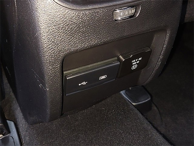 Used 2019 Jeep Cherokee Limited w/ Trailer Tow Group image 22