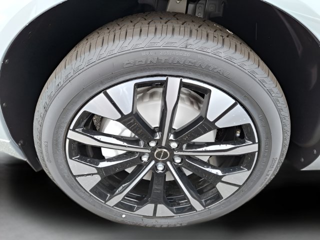 New 2026 Volvo XC60 B5 Plus w/ Protection Package Premier AWD/4WD image 4