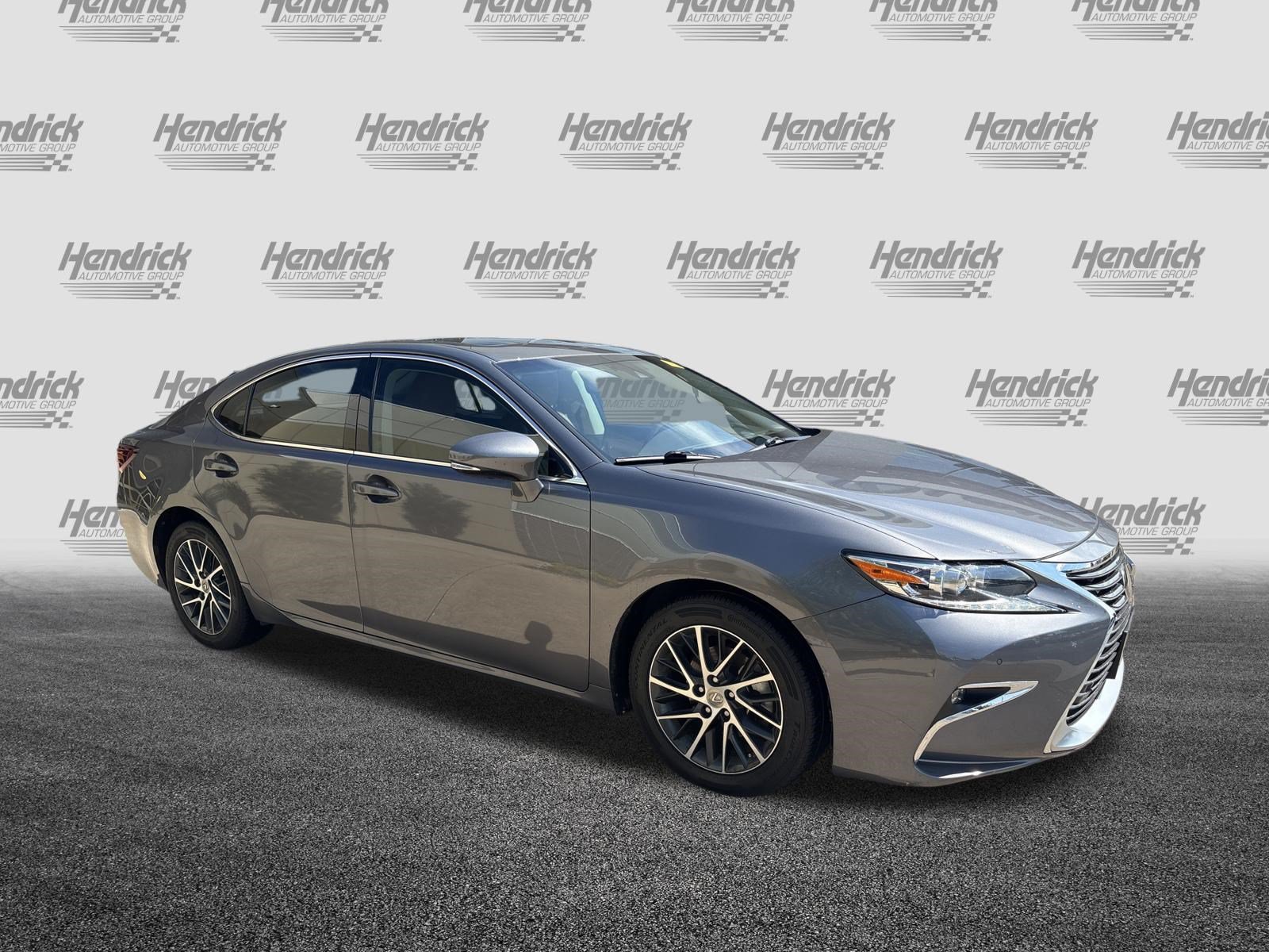 Used 2016 Lexus ES 350 w/ Luxury Package w/Wood Trim FWD image 2