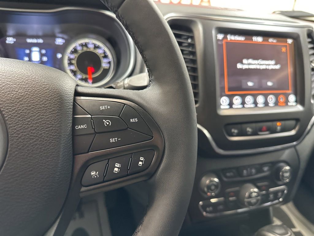 Used 2023 Jeep Cherokee Trailhawk image 28