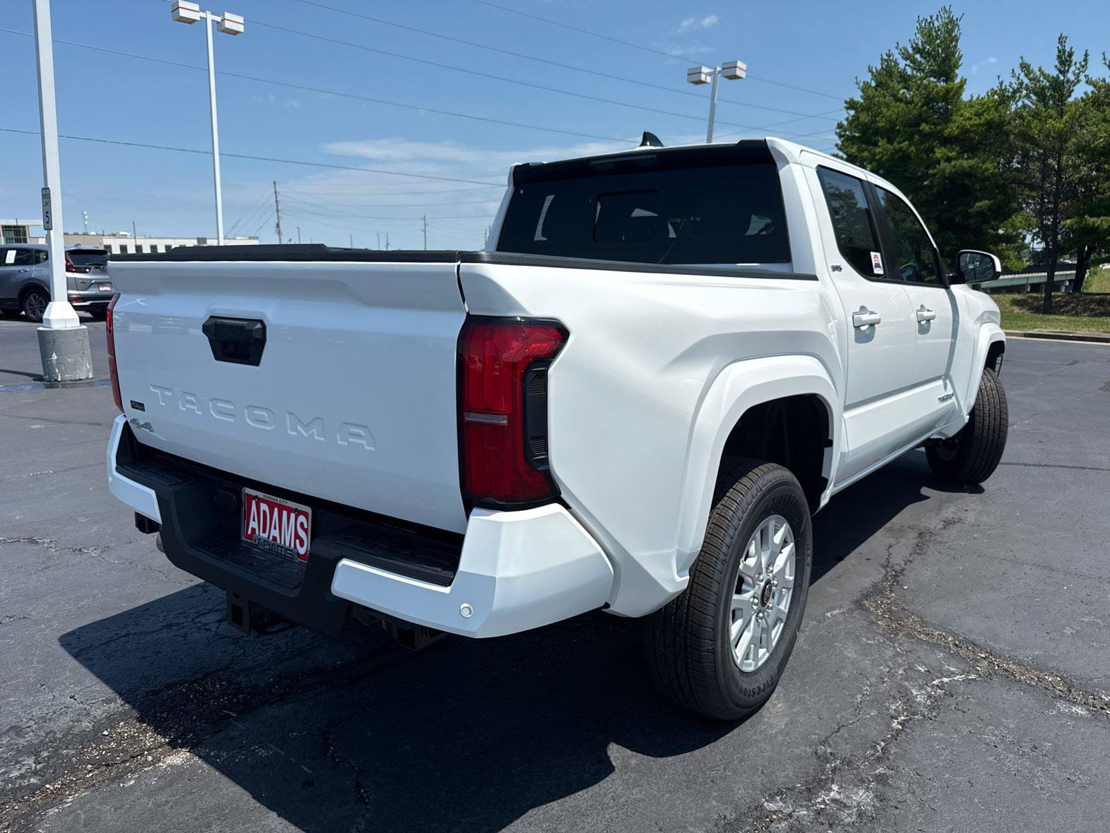 Used 2026 Toyota Tacoma SR5 AWD/4WD image 9