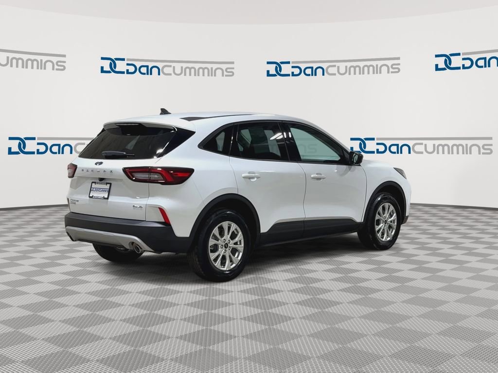 Used 2025 Ford Escape Active AWD/4WD image 8