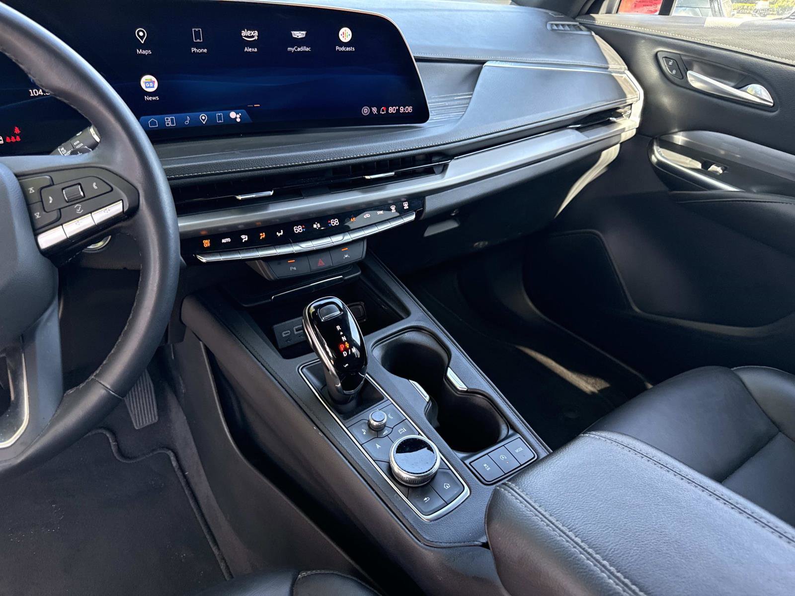 Used 2025 Cadillac XT4 Premium Luxury FWD image 25