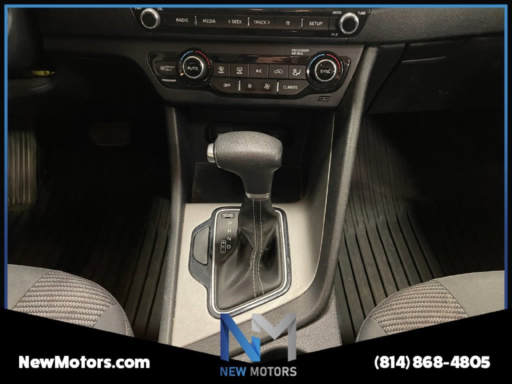 Used 2020 Kia Niro LX FWD image 11