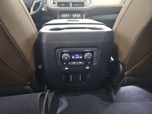 Used 2023 Chevrolet Suburban High Country image 35
