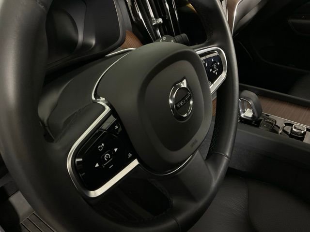 Certified 2023 Volvo XC60 B5 Plus w/ Climate Package image 17