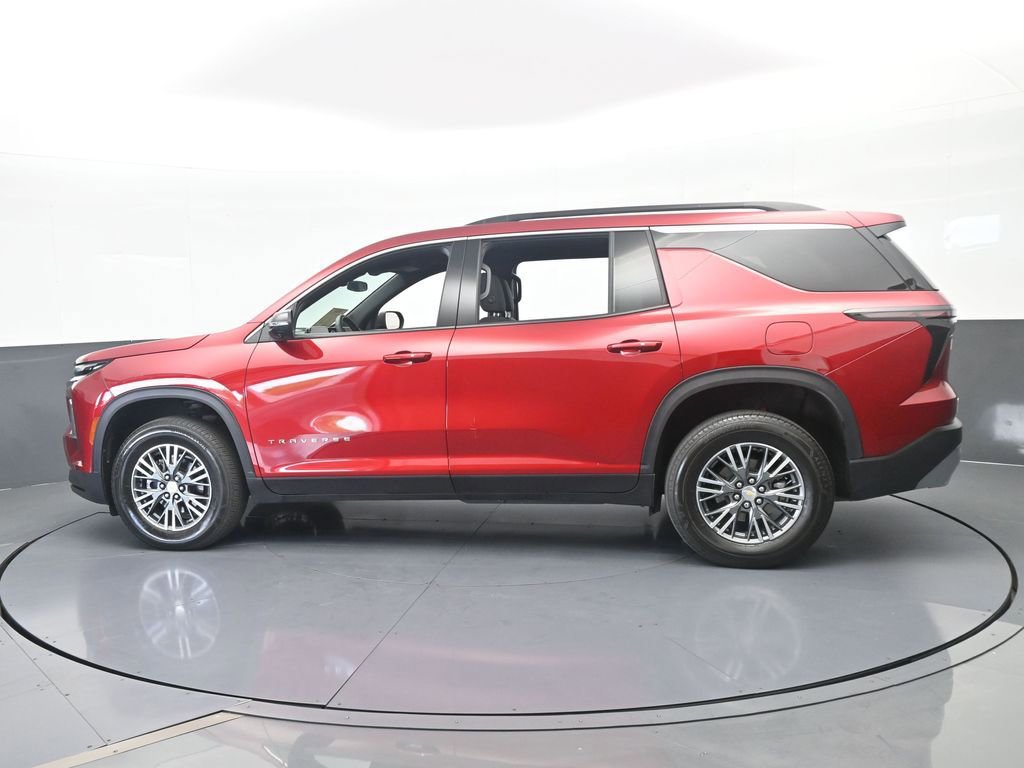 Used 2024 Chevrolet Traverse LT FWD image 3