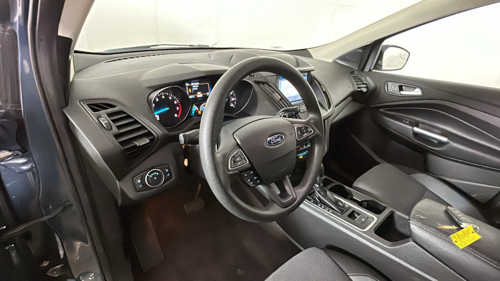 Used 2019 Ford Escape SE FWD image 16