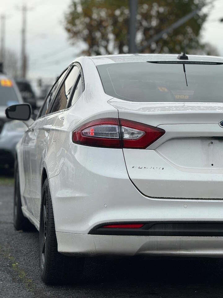 Used 2016 Ford Fusion SE image 11