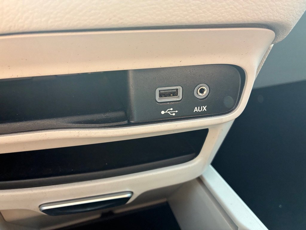 Used 2020 Chrysler Pacifica Touring FWD image 58