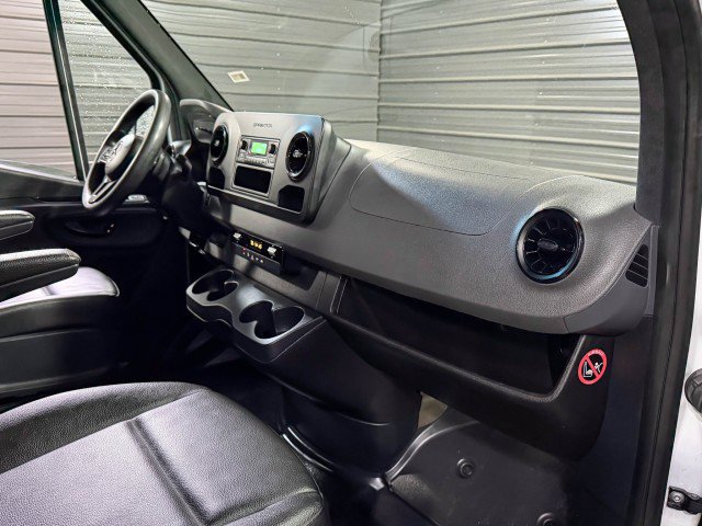 Used 2021 Mercedes-Benz Sprinter 2500 image 17