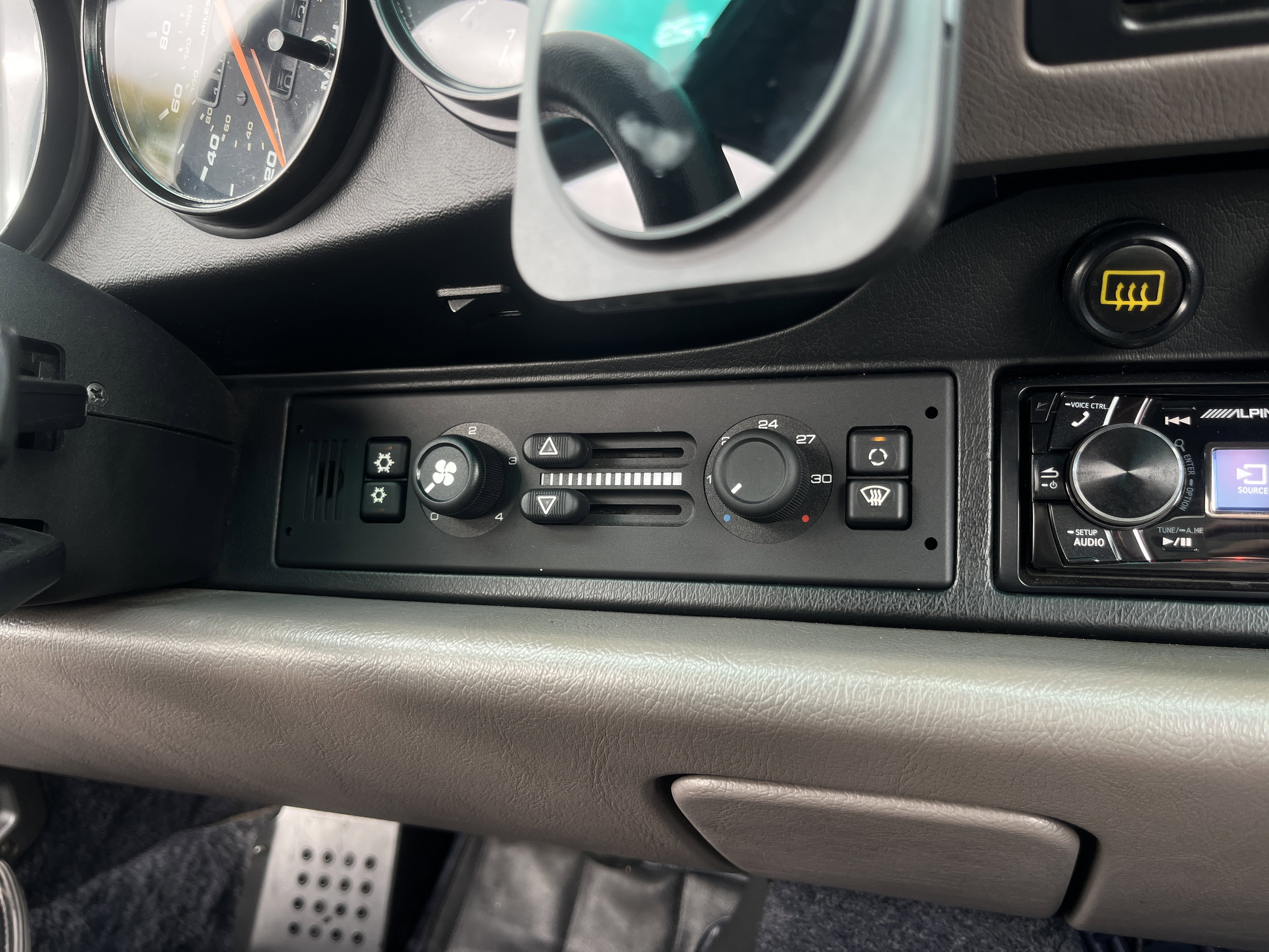 Used 1992 Porsche 911 Carrera image 33