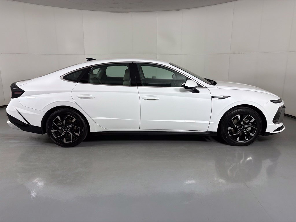 Used 2025 Hyundai Sonata SEL FWD image 9