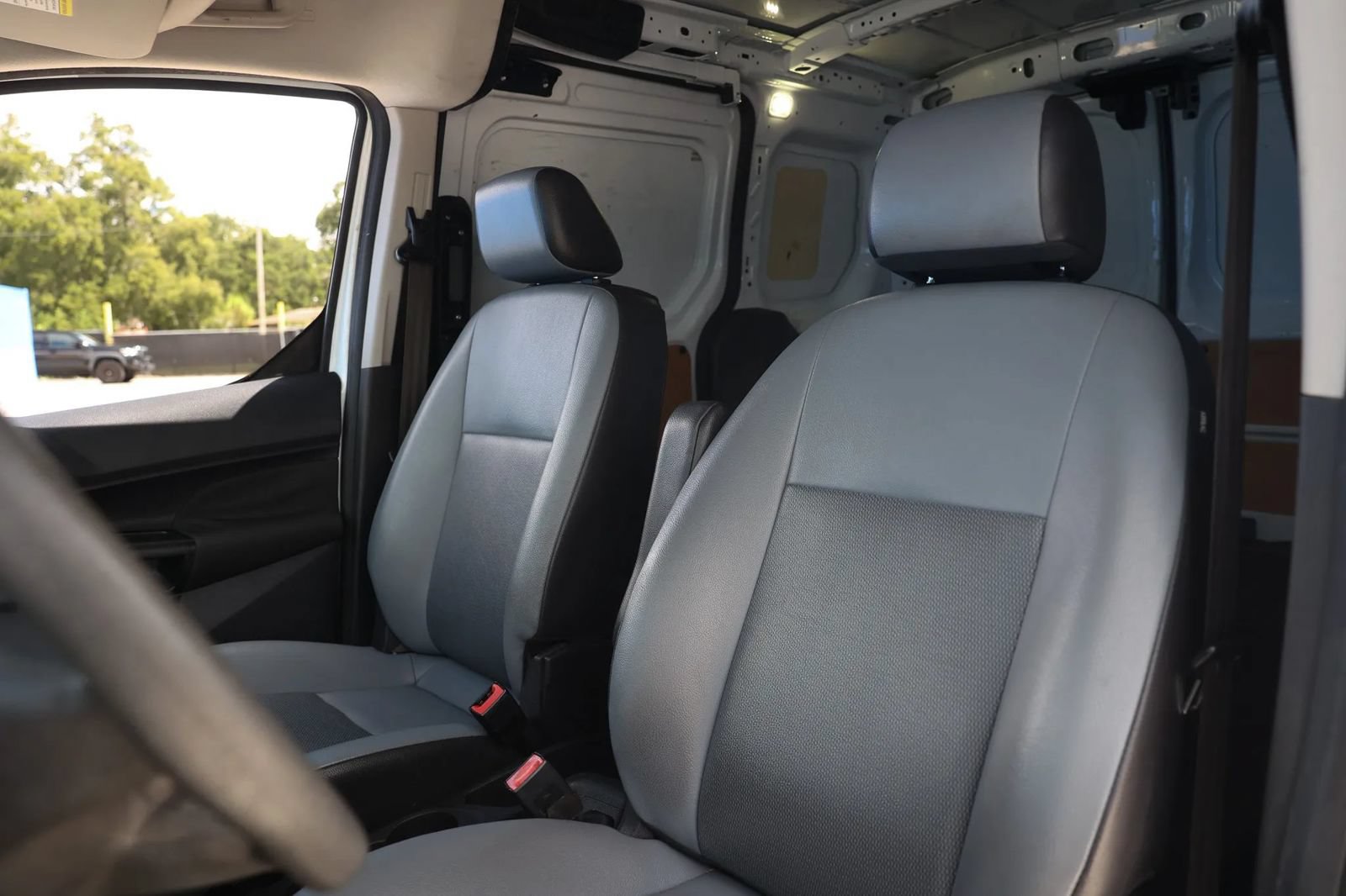 Used 2018 Ford Transit Connect XL FWD image 18