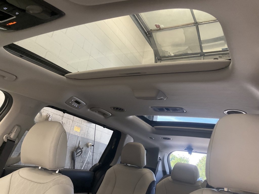 New 2026 Kia Carnival SX w/ SX Dark Edition Package image 14