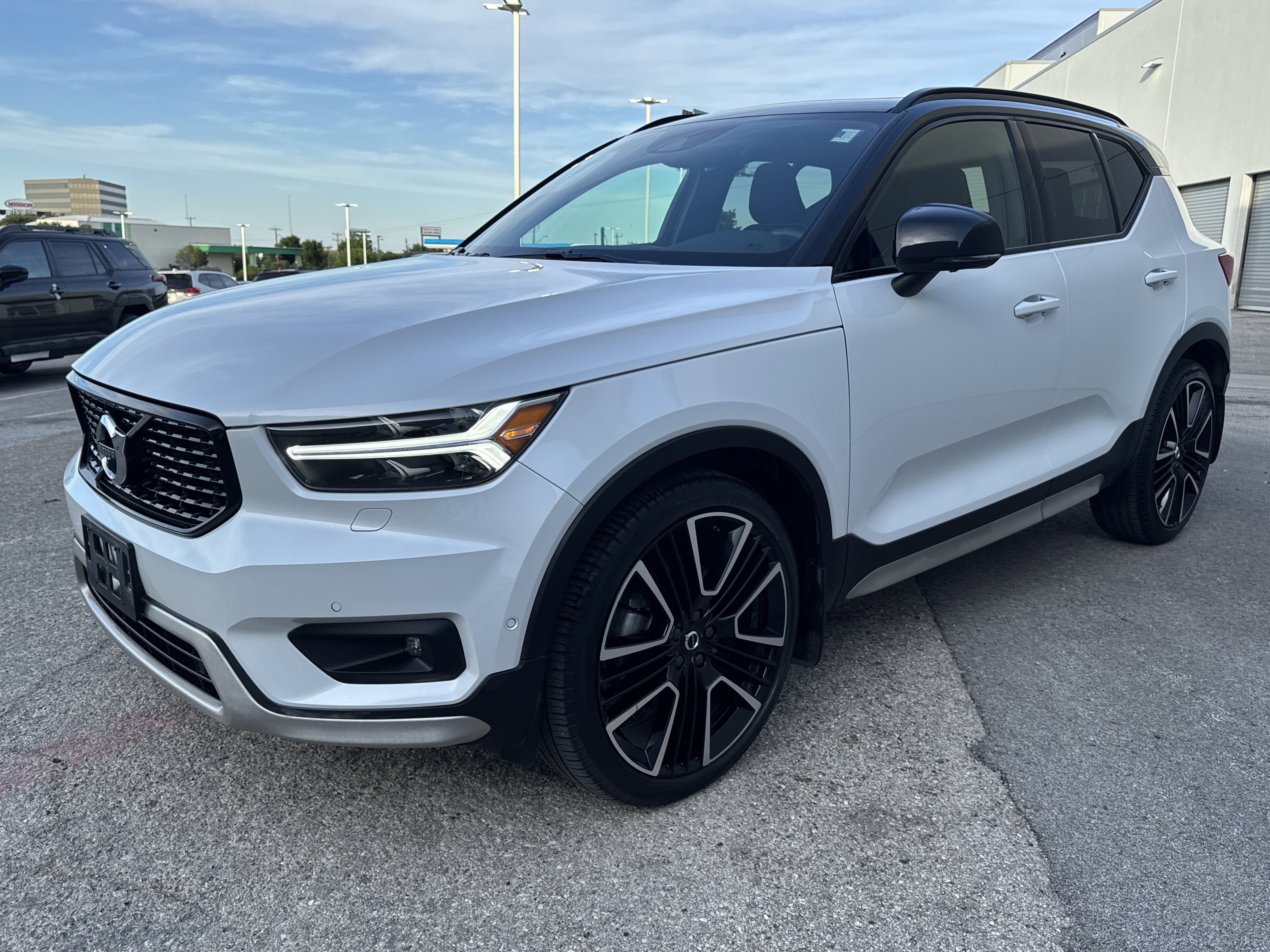 Used 2021 Volvo XC40 T5 R-Design w/ Advanced Package AWD/4WD image 7