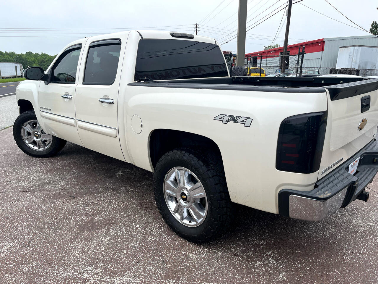 Used 2013 Chevrolet Silverado 1500 LTZ w/ LTZ White Diamond Edition image 8