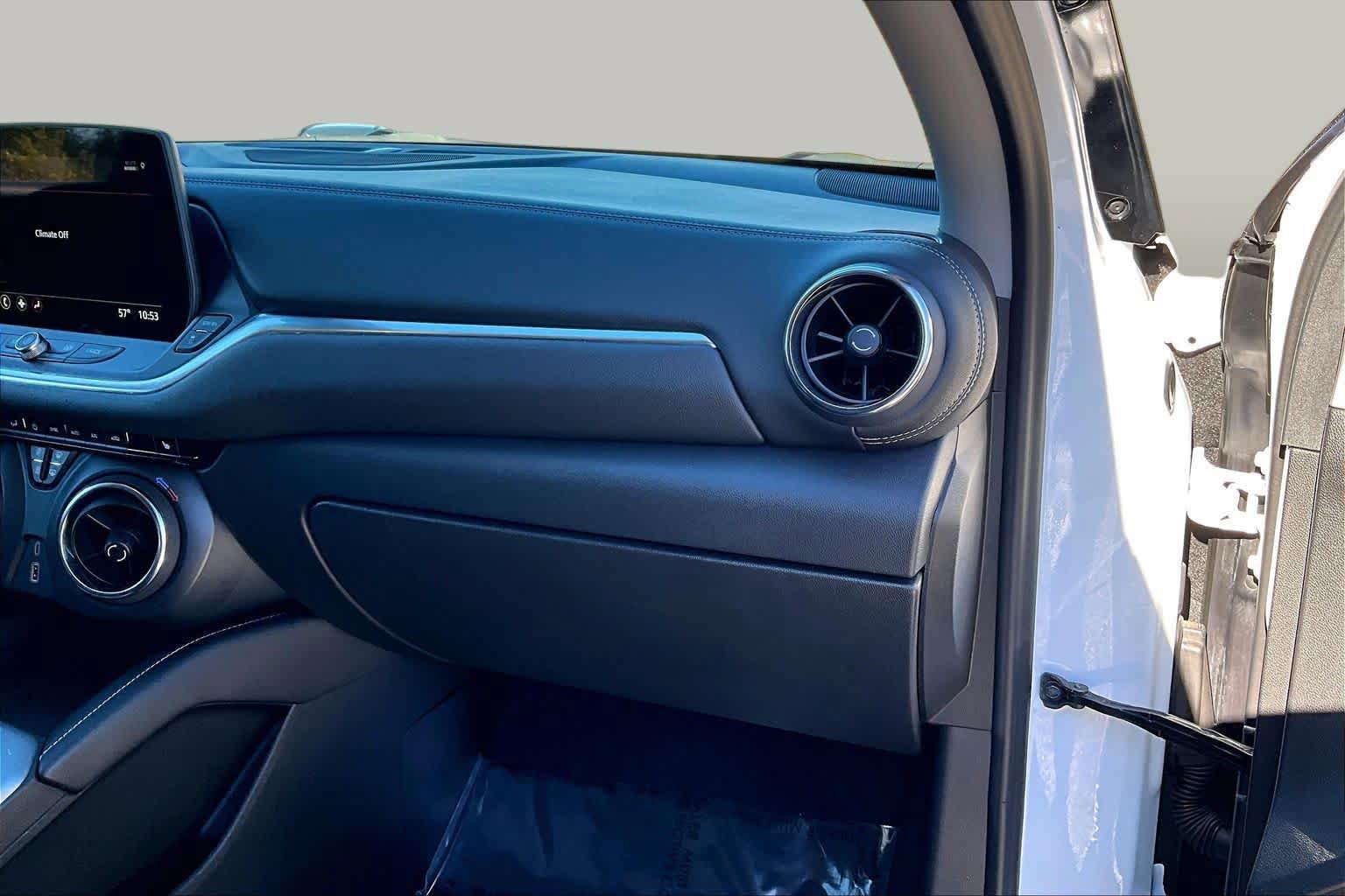 Used 2025 Chevrolet Blazer LT AWD/4WD image 18