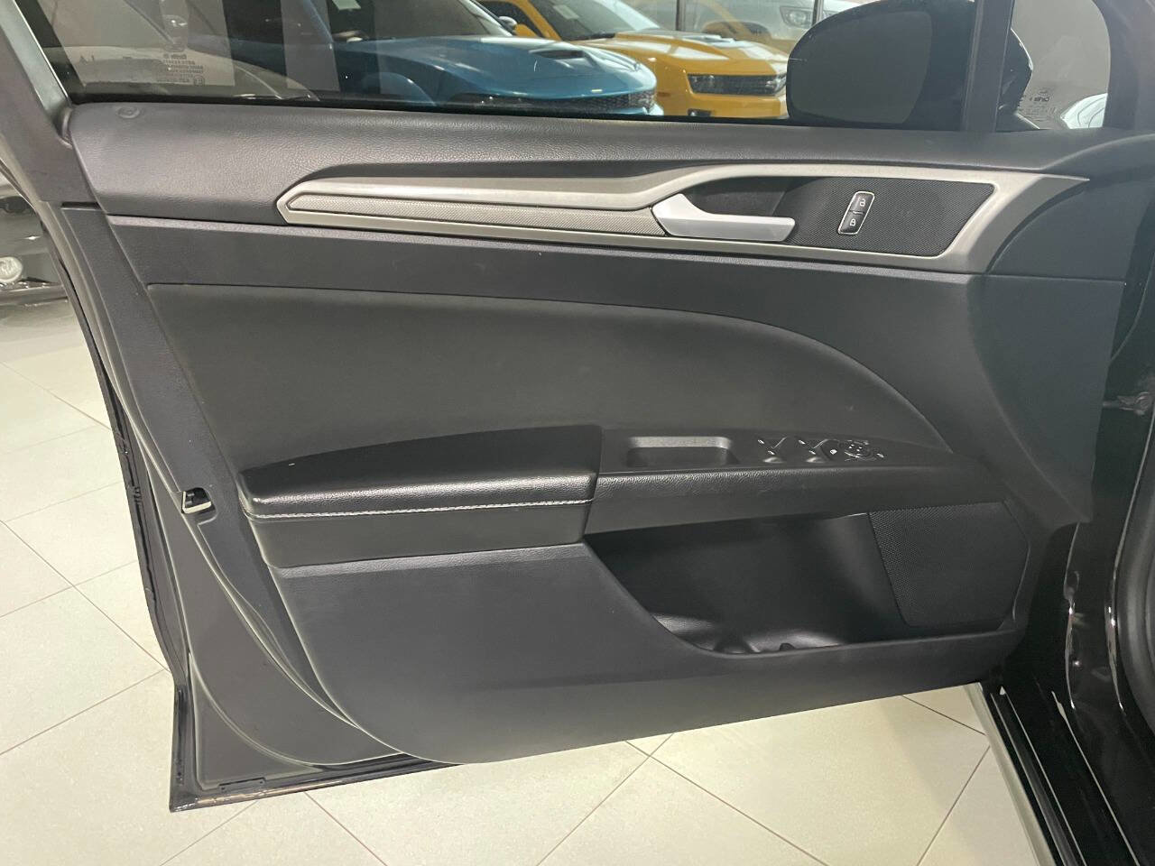 Used 2020 Ford Fusion SE image 13