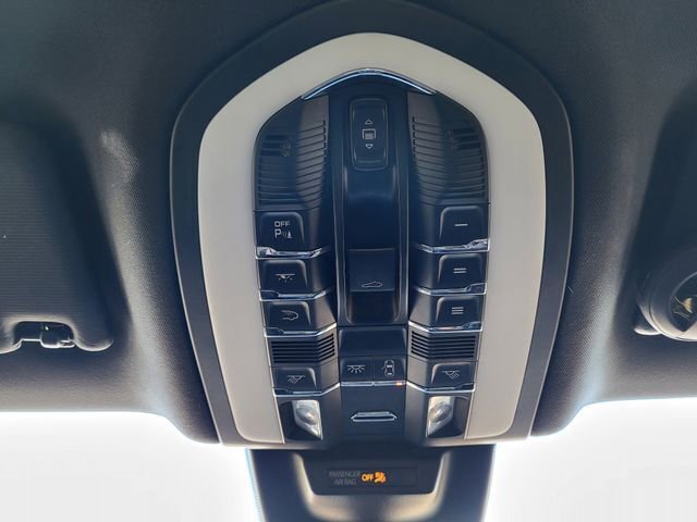 Used 2017 Porsche Macan image 26