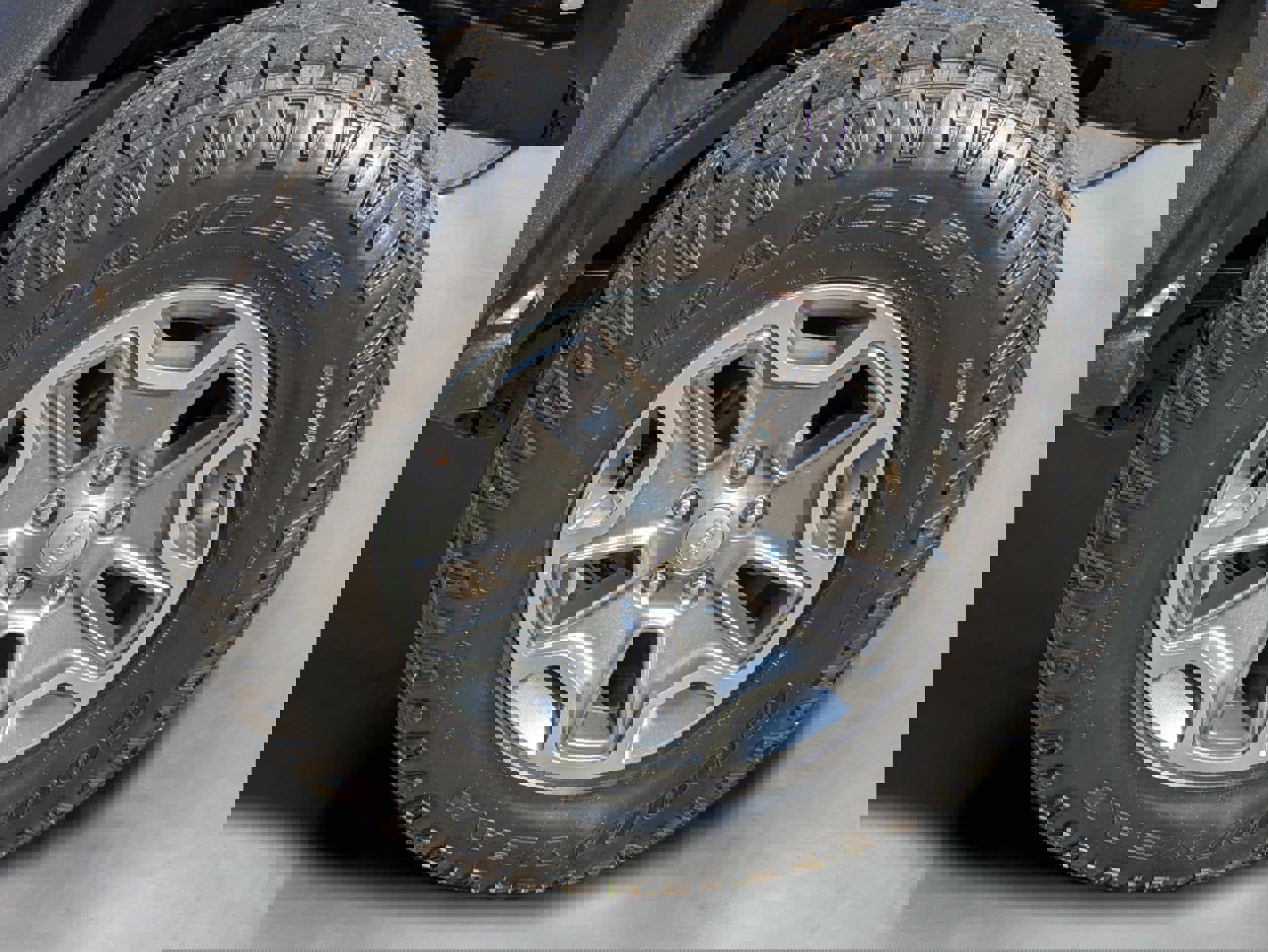 Used 2017 Jeep Wrangler Unlimited Rubicon w/ Connectivity Group image 2