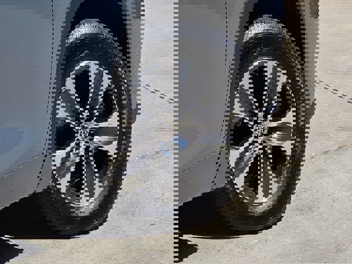 Used 2020 Toyota Highlander XLE image 13