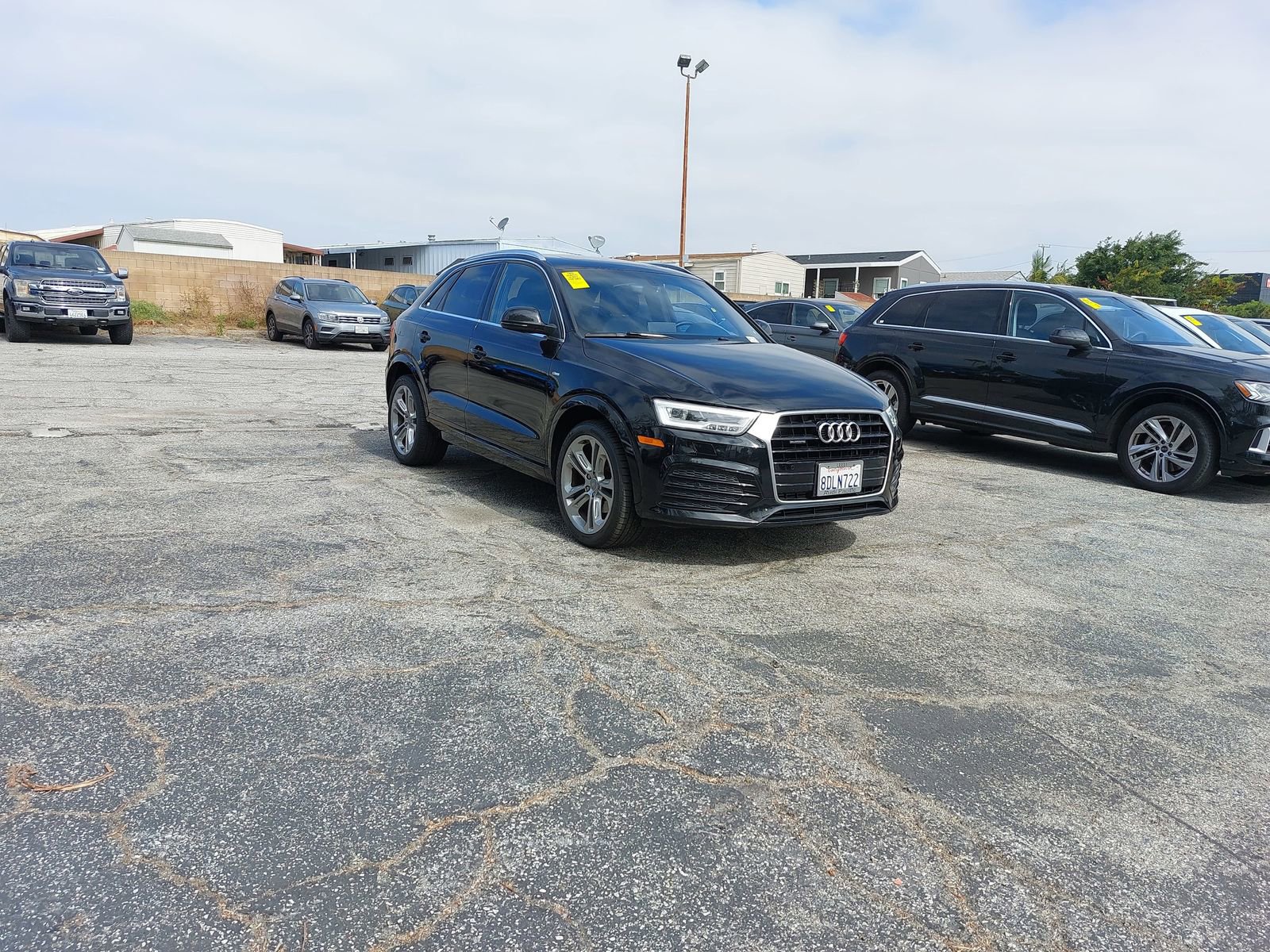 Used 2018 Audi Q3 2.0T Premium Plus w/ Premium Plus Package AWD/4WD image 2