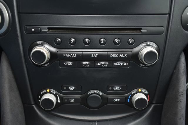 Used 2010 Nissan 370Z Touring w/ Sport Pkg image 28