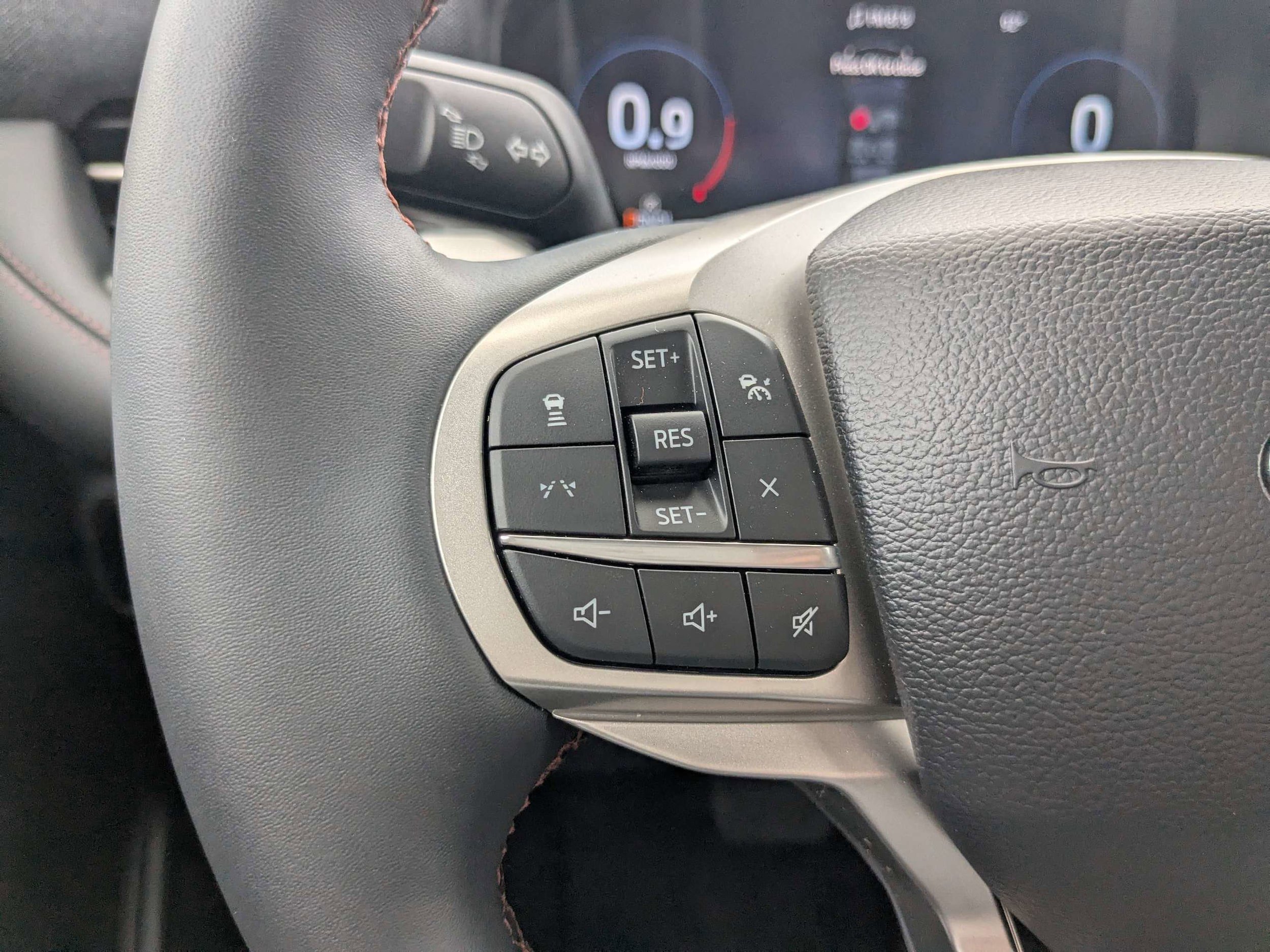 New 2025 Ford Explorer Active w/ Active Comfort Package RWD image 21